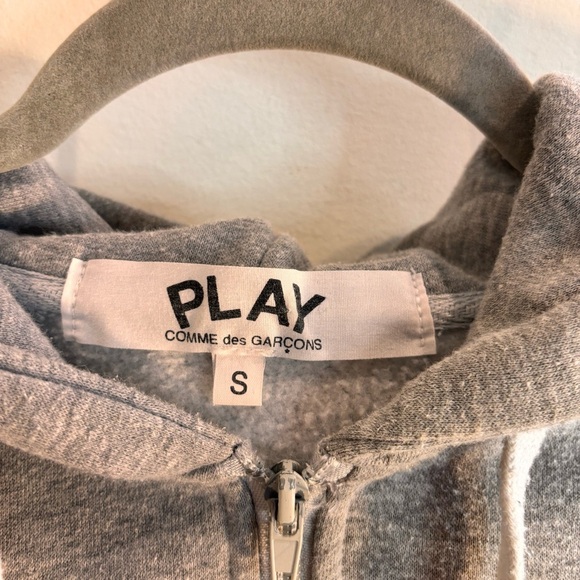 COMME DES GARCONS PLAY Sz S Hoodie with Heart Patch and Decals at Back Zipper - Picture 4 of 12